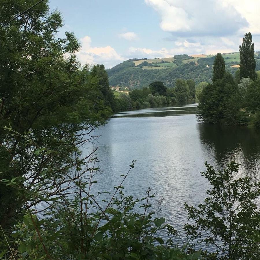 Gite:"Sur Le Chemin" Livinhac-le-Haut Esterno foto